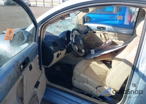 2010 Volkswagen New Beetle 2.5L из США, поврежденный, VIN 3VWRG3AG7AM026753